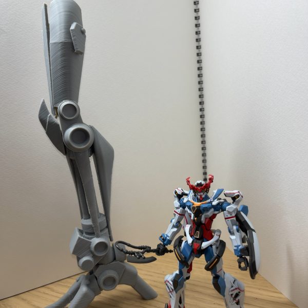 ジークアクス版サイコガンダムの方足を3dプリンタで出力しました。想定よりデカくてびっくりしました。（2枚目）