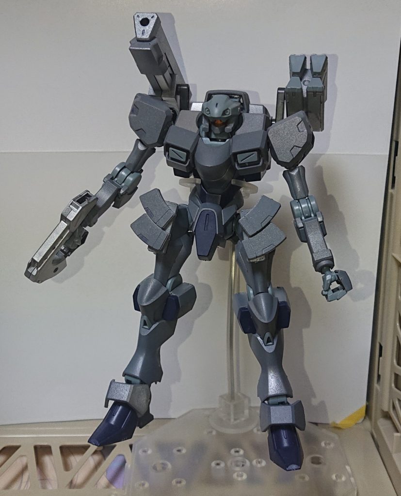 なかなか良い感じで塗装できたと思う、ザウォートヘヴィ。下地が白サフ、メタルシルバーにジオングレーで塗装。アーマード・コア風。