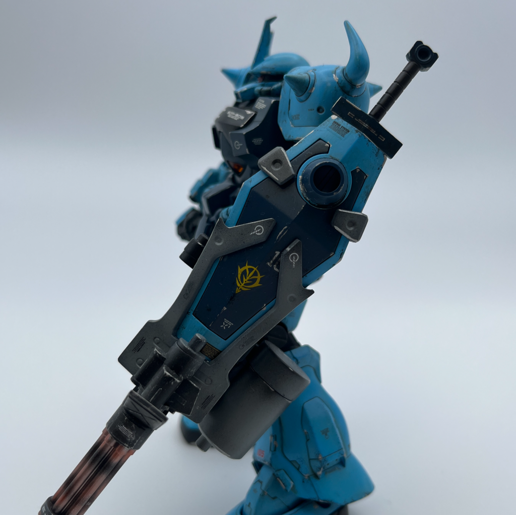 ガトリングシールドのデカール（番号）がガトリングの部品と被ってしまった(zaku-kao10)デカールの位置は適当にしないほうがいい