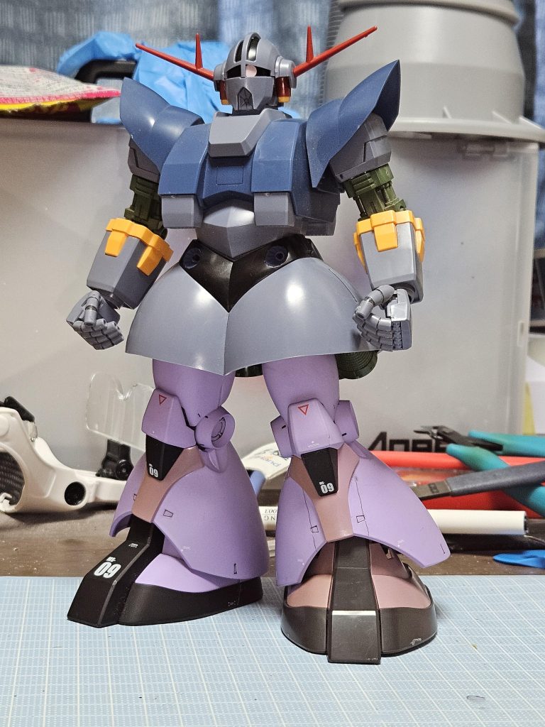 バランス確認のため、足だけつけた状態です。