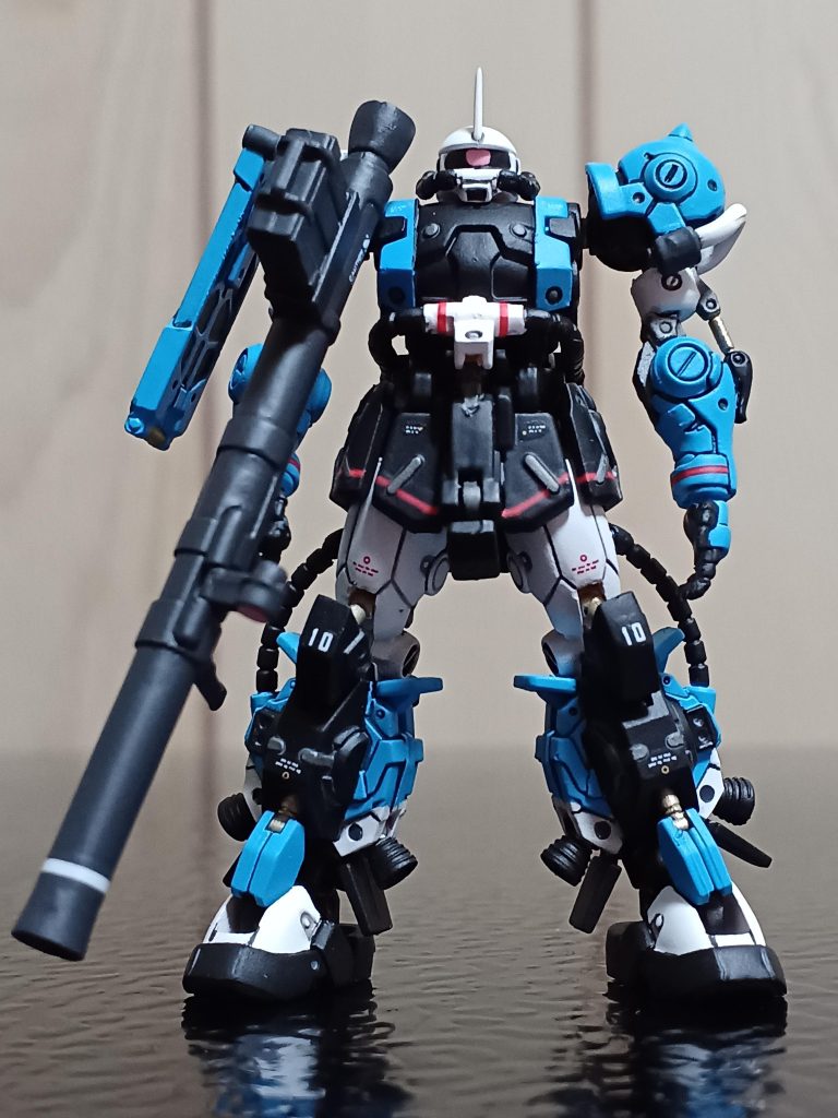 以前にコンバージのシャア06Rをリペイントしまして、アーティファクトは三連星でお腹いっぱいだったハズが、また組んでしまいました(笑)4体目なので、すこし飽きてしまいそうですがよろしければ眺めていって頂けると幸いです🙇