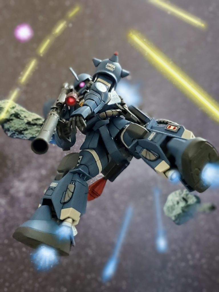 こちらは少し前に投稿させて頂いたアンキーの高機動型ザクのワンシーンです😆🎶こちらも同様の流れで描きました👍️ちなみに1枚の画像を作る際に画角や全体の距離感なども変えて20~40枚は撮影して、その中から厳選して使用しています。この辺りの話は長くなるので、また別の機会にお話したいと思います🤭🎵