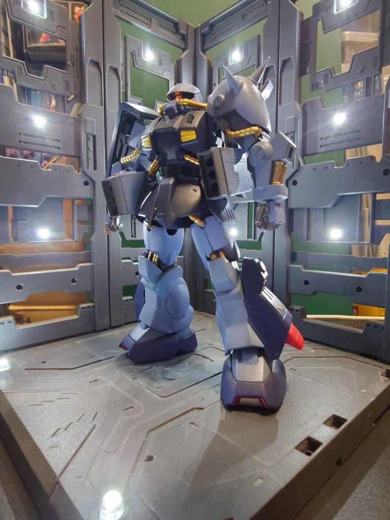 ザクに連邦のデカール貼るのに違和感…(笑)他にもいくつか作りましたので、だんだん載せていきますね！最後までご覧いただき、ありがとうございました！☺️