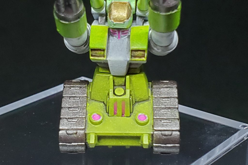 ピンク・金の細部以外はスポンジ塗装をしていた記憶があります配合率なんてもう覚えていないけれど会心の枝豆色。（ 茹でたヤツ）