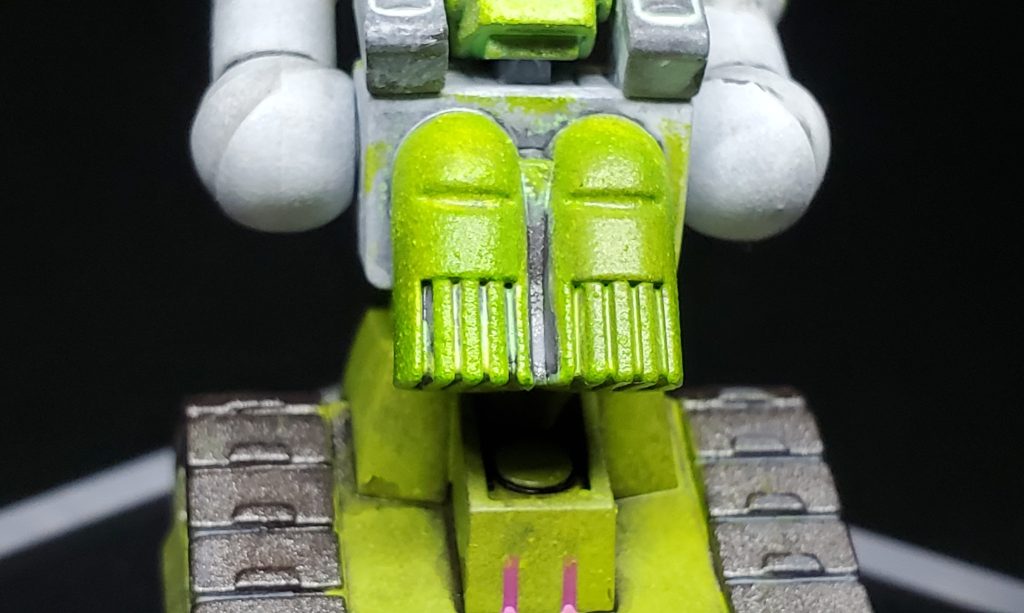 スポンジ塗装は筆ムラとか出なくて好きなんだけど…ササッと手早く済ませようとして塗料を含ませ過ぎたり乾ききる前に重ね塗りしたり 結果、粒肌？ゆず肌？になりがち😂