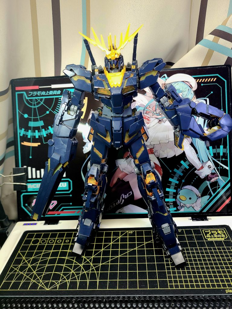 RG⇒HGと来てMGとバンシィ作るのは３体目だけどHGよりは難しいけどRGよりは簡単に思える。