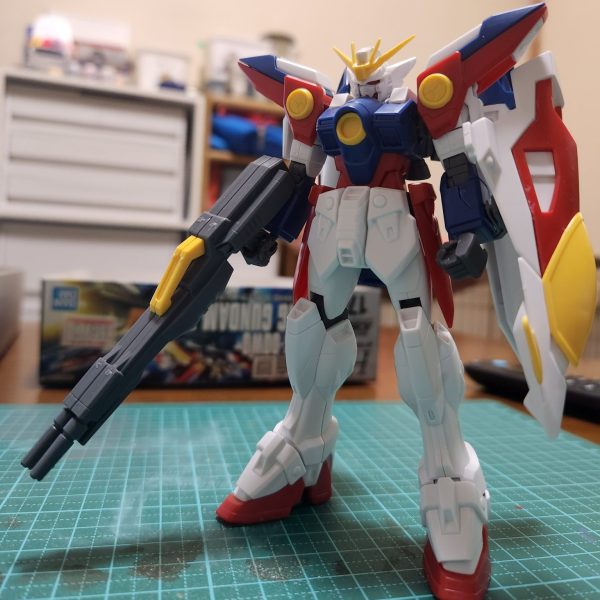 どうも、まろんマロンです。F91の方塗装進めてたんですが昨日F91の悲劇(訳：ソシャゲのGジェネでガチャを天井分回してもF91どころかURユニットが1体も来なかったので泣く泣くpt交換でF91とシーブックをゲットした)が起こった為F91作成のモチベがガッタガタになってしまい気分転換も兼ねて積んでるやつを作成することにしました。注：HGACの方です。RGではありません(買えたら作りたいなとは思ってる)。（1枚目）