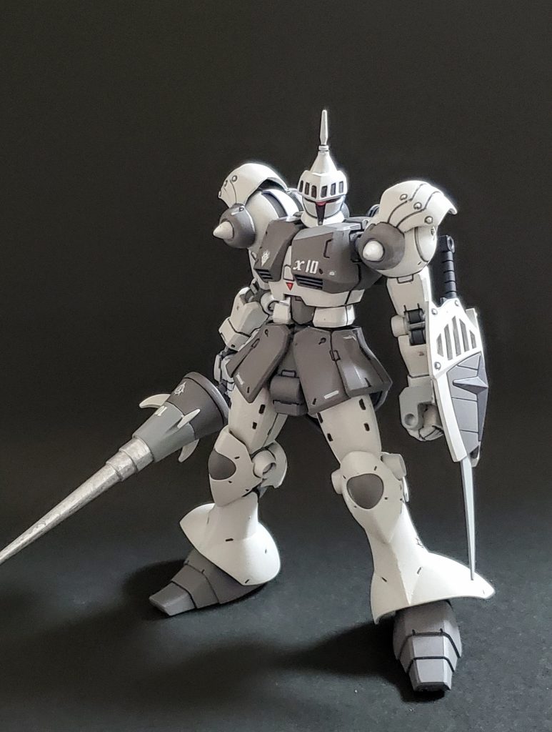 今回は初のリヴァイブ版ギャンの制作🎵とはいえ普通に作るだけでは物足りないので…トミノメモをはじめ、設定として存在するMS-X10 ハクジを妄想注入で仕上げてみました~🤩✨イメージ的にはギャンのプロトタイプ、ギャン同様の騎士の装い。なのでより甲冑をまとった西洋騎士感のある姿を目指してます😊🎵