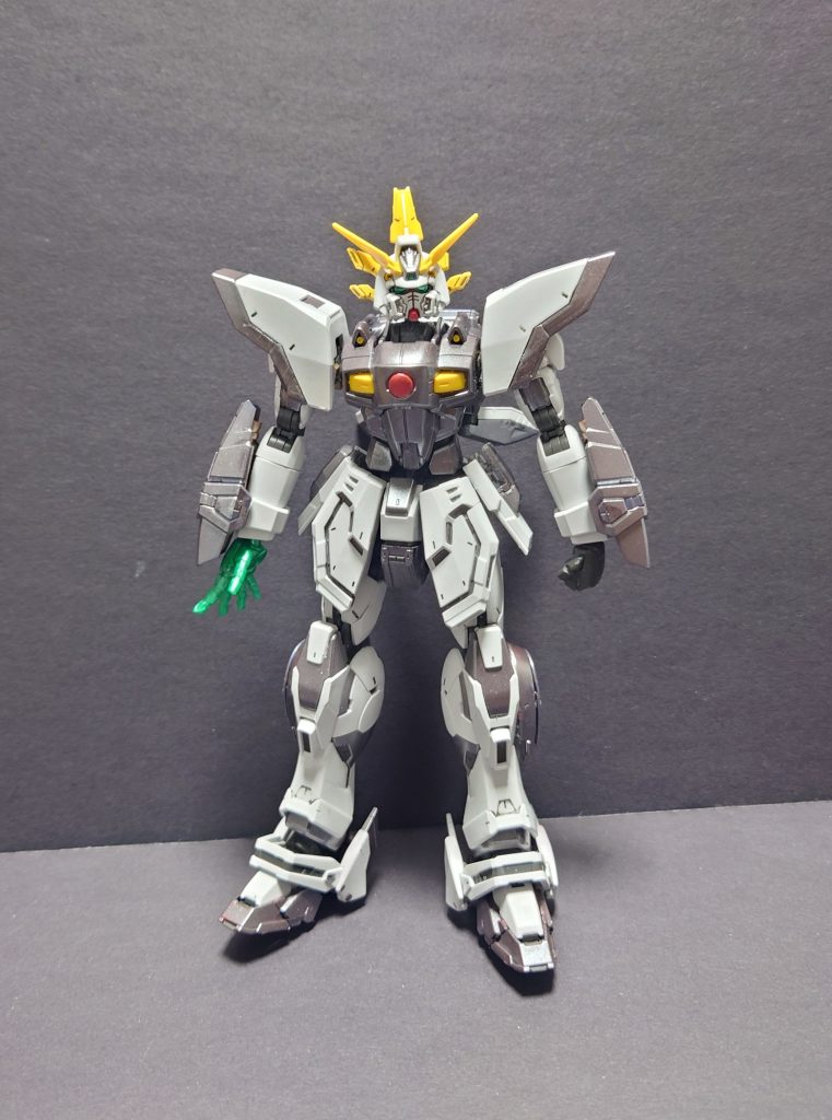 タイトルのプロトタイプっぽくトリコロールをやめて白とガンメタで華やかさを抑えました