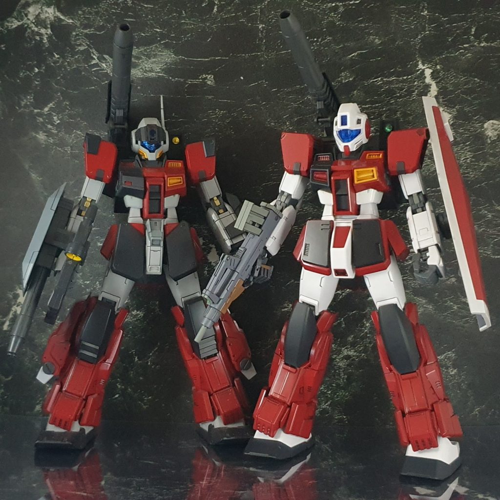 元になった過去作(右)本機に一部パーツを提供したので、若干形状が変わっている。