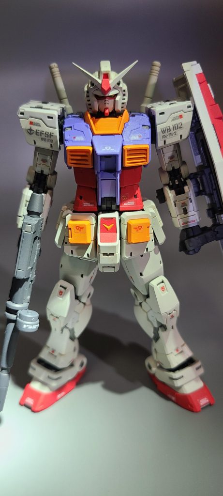 カラーレシピ白…レディッシュウォームホワイトライトグレー…ニュートラルグレー1青…ミリオンブルー黄…マンダリンオレンジグレー…メカサフスーパーヘヴィ+スターブライトシルバーダークグレー…メカサフスーパーヘヴィ赤…名鉄スカーレット+EXホワイト少量センサー赤…蛍光レッド+EXホワイト微量センサー黄…蛍光イエロー+EXホワイト微量今回は暖色系で仕上げてみた。黄色系はオレンジで塗ると落ち着いて良い。