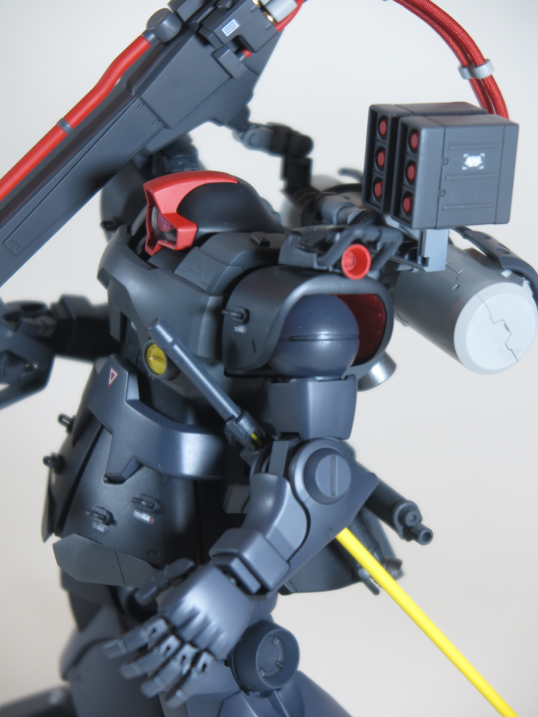 ジークアクスのドム見て、そう言えば作って無いリックドムあったなぁって感じで6月頃に組立て、ちょこちょこ改造してたけど放置気味に10月6日ドムの日を期限に製作してけど、結局間に合いませんでした