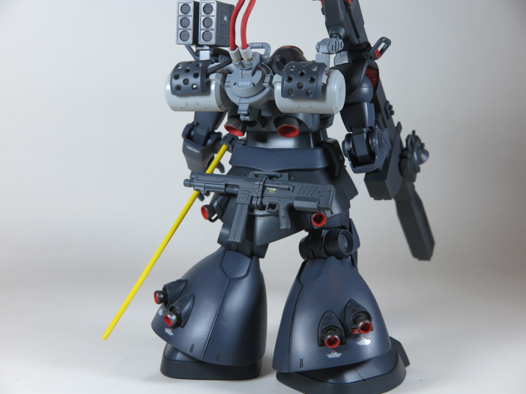 HJ誌9月号でドムの塗装の記事みてもそれほどスジ彫りしてないしスジ彫りはデザインセンスないので特に追加してません 