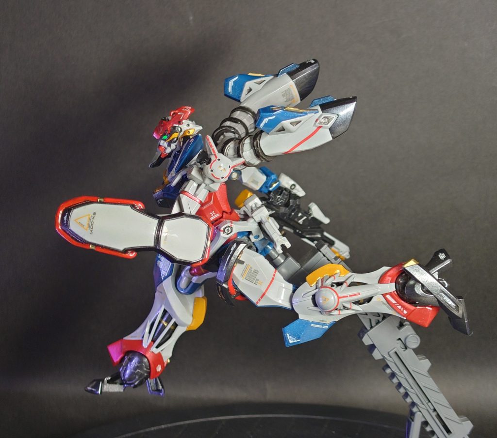 それにしてもよく動きますね。ポージングのセンスが追いつきません(gundam-kao2)