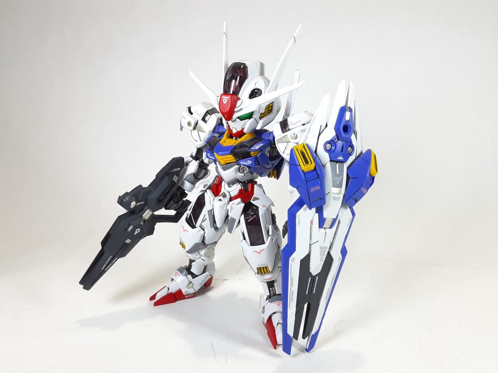 ディテールをマスキングして塗り分けて情報量アップを図っています