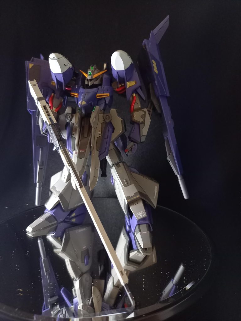 まずはノーマルギャプランフライルーから機体色は暗めにしたかったのでグレーとヘキサバイオレットとティターンズブルーをメインで使用してます