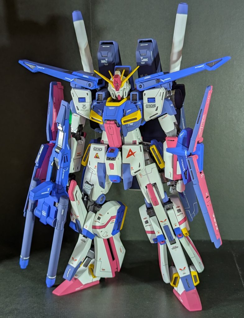 立ち姿が1番かっこいいポージングと多数の意見がありますが、その通りかと思います😊