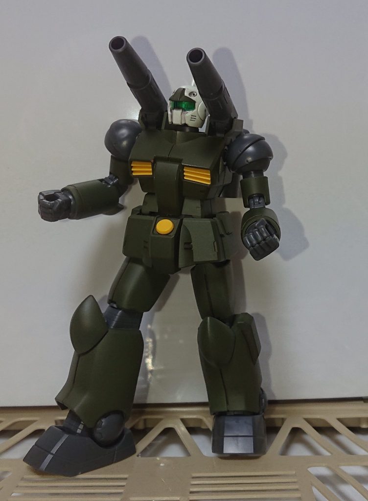 キャノン構えのポーズ