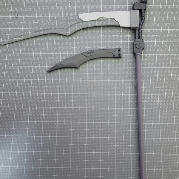 前回の進捗に載せたゲシュマイディッヒパンツァーが色々気に入らなかったので……プラ板で1から作り直しました。ニーズヘグはプラ板で大型化した物を作成（3枚目）