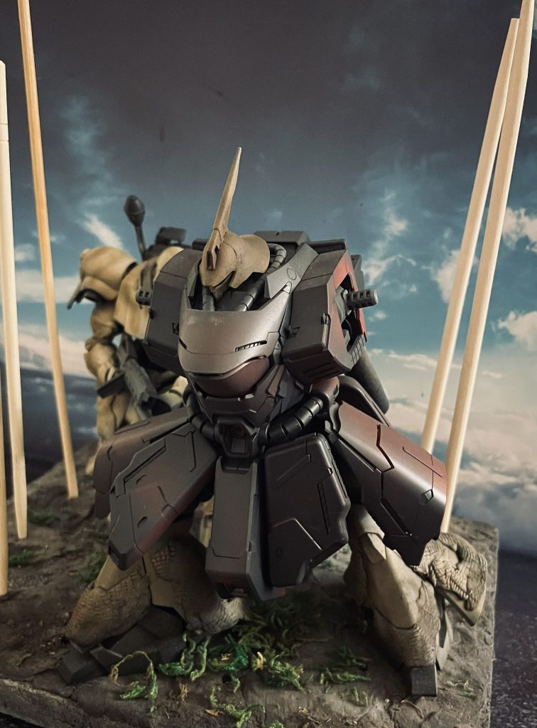 ギラドーガを従え針葉樹帯を征くサザビーをイメージしたジオラマを構想中です。