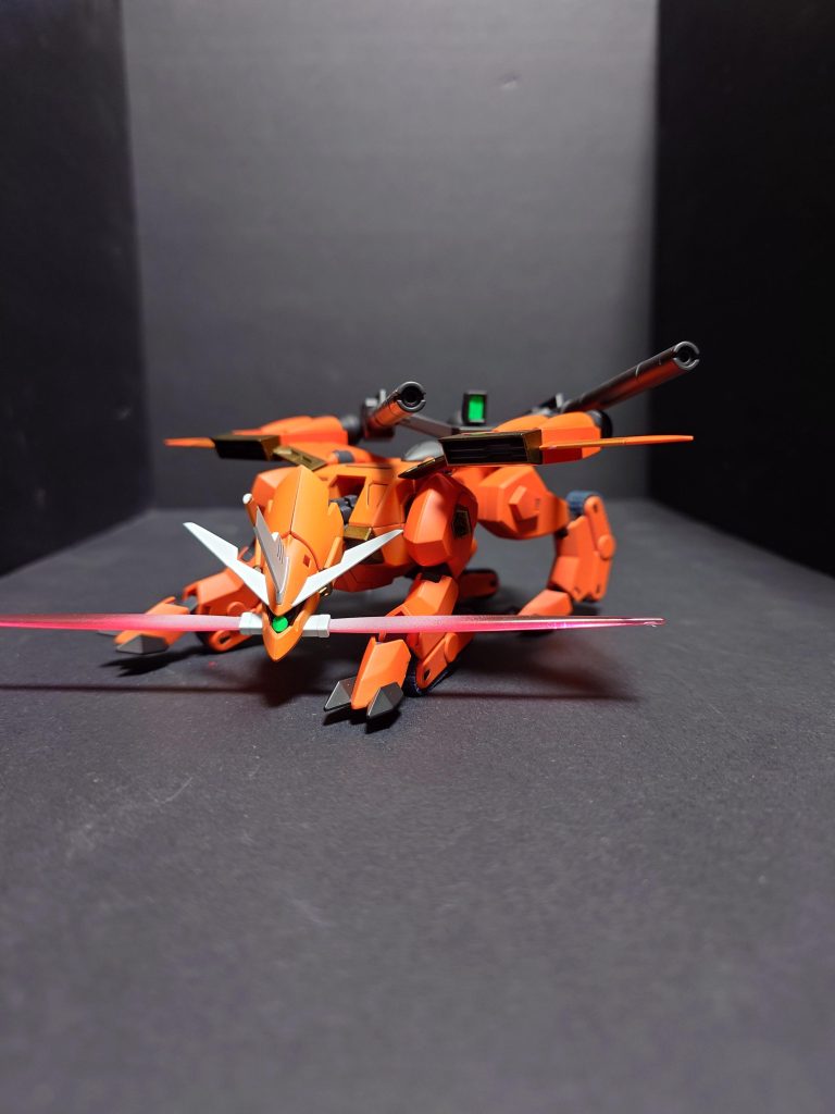 今回はラゴゥを製作しました。ガンダムでも珍しい四足歩行型の機体なので組んでるときはガンダムじゃなくてゾイドとかのキットを組んでる気持ちでした(笑)パーツ数も少なく少ない同士のキットなら無理なく2キット組めるので今後もできそうならそういう風に組んでいこうかなと考えてます。今回はバルバトスルプスと一緒に組んだのでそちらも来週に投稿しようと考えています。 ご覧いただきありがとうございました。