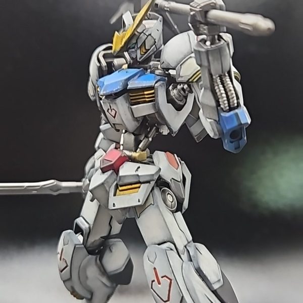 決して散らない鉄の華