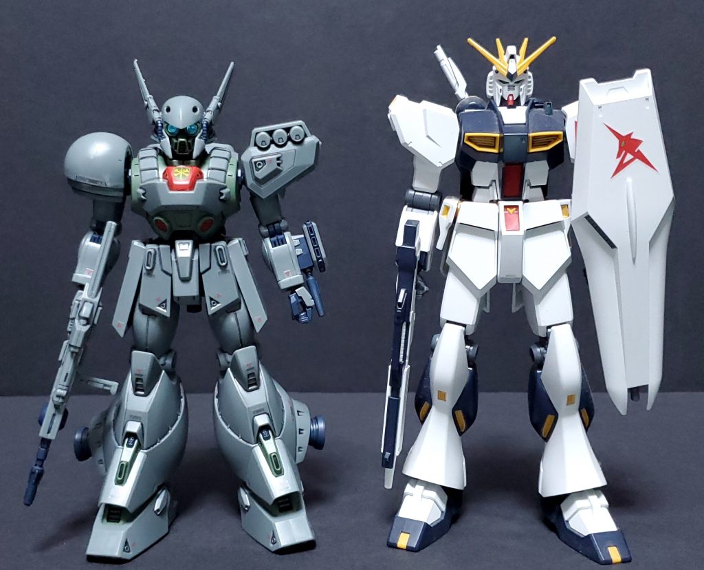 キットとしてはEGのνガンダムよりも小さいです。