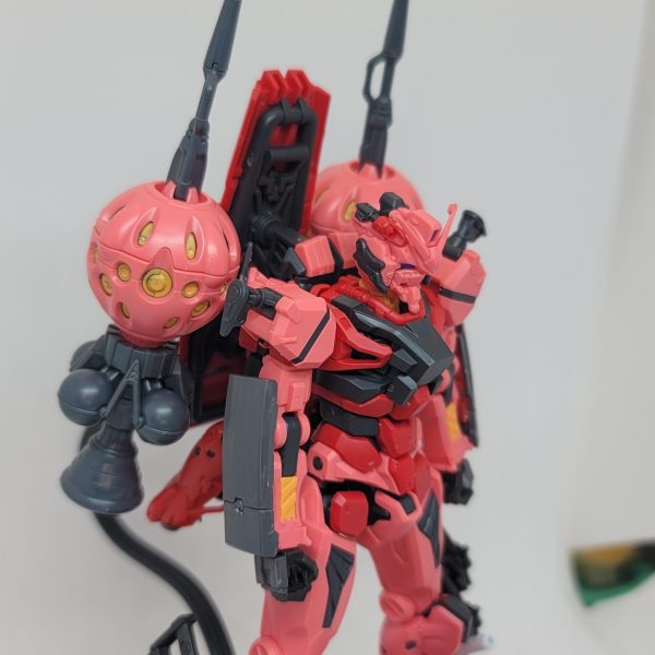 赤いガンダムを好みの形に！