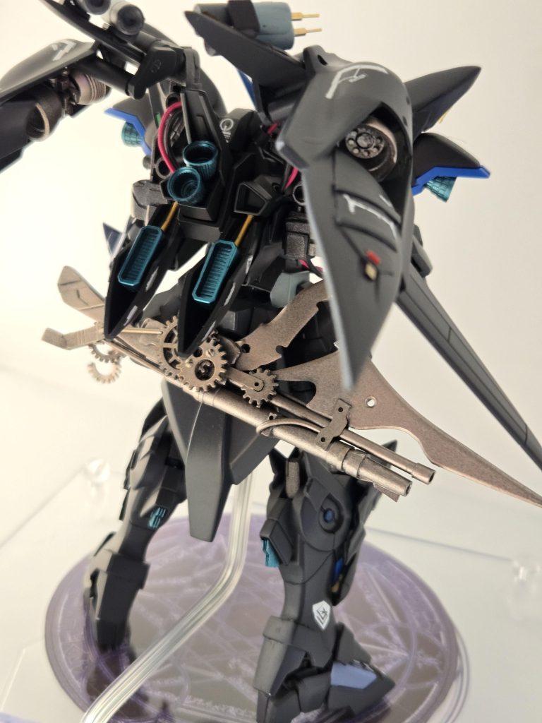 腰にはビームライフルブレードを装備。スチームパンク風の雰囲気をだしました。ランタンも作りましたが、対ビームフィールドを展開するといった脳内設定です。