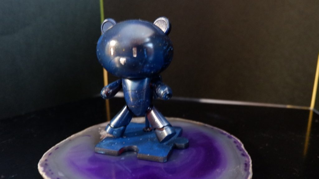 目鼻は銀のホイルシールを切り貼り