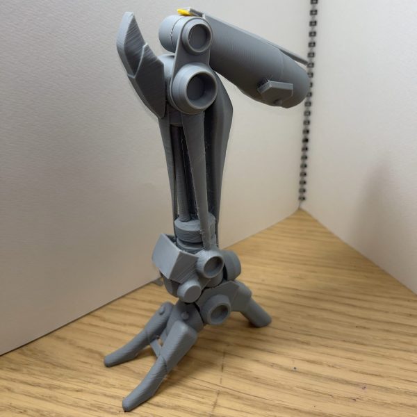 ジークアクス版サイコガンダムの方足を3dプリンタで出力しました。想定よりデカくてびっくりしました。（1枚目）