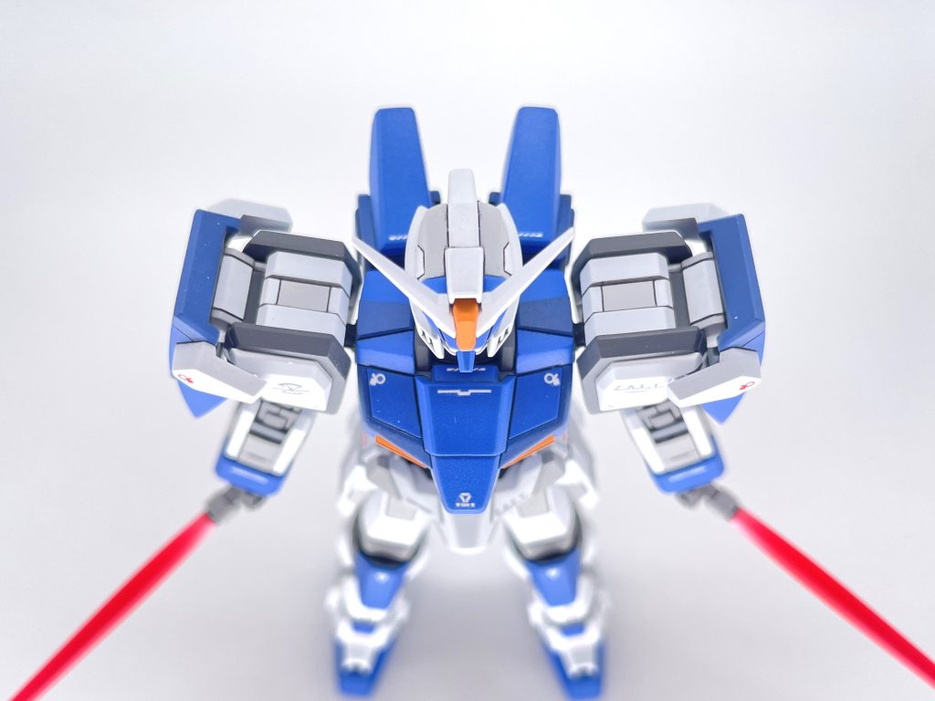 プラバンでディテールを増やしたり、合わせ目をずらしたり、隙間を埋めたりしています。