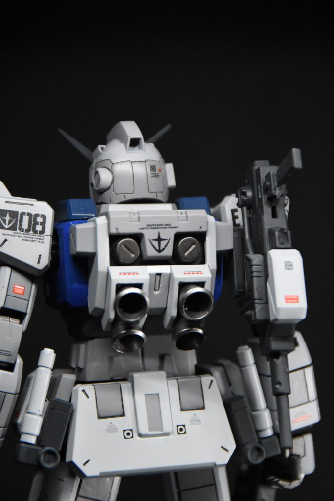 バックパックを高機動タイプに換装出来るという勝手な設定を追加!マシンガンをマウント。