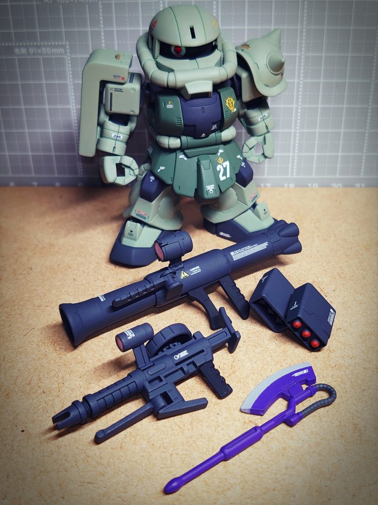 付属のヒートホークが見当たらず…HGの余剰を拝借。確かヒートホークも細かい造りだったような…惜しい。