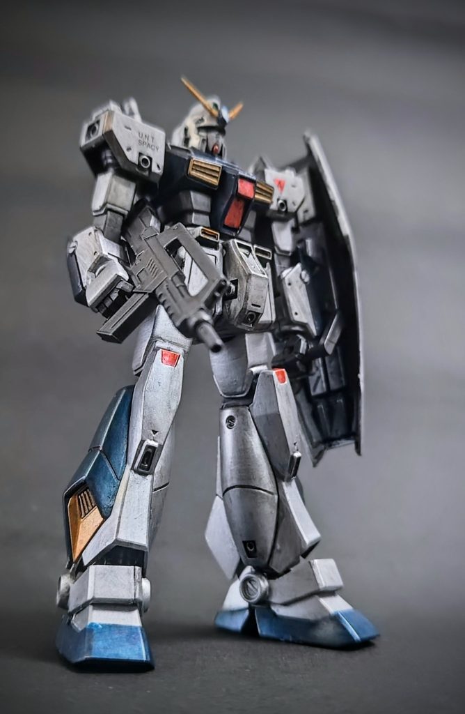 なお、塗装剥げが怖かったので、パージした状態から撮影し、後からアーマーを装着して撮影しました。そのため、部屋の中でもチョバム・アーマー装着した状態で飾っているので、パージした状態を自分で見られるように1枚多く投稿しましたww