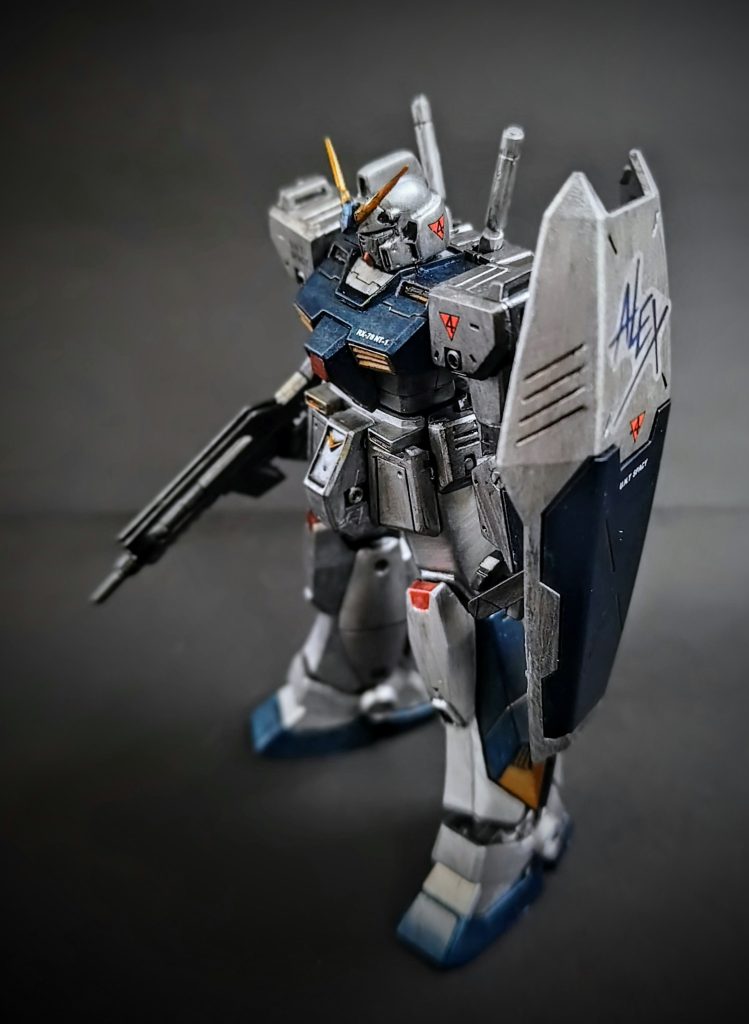 チョバム・アーマーをパージした前面カット。無骨なMSからカッコイイMSが出てくるというコンセプトと読んだ気がしたので、チョバム・アーマーを装着しているほうをメインカットにしました(zaku-kao2)※単に溶きパテの質感気に入っているというのもありますがww