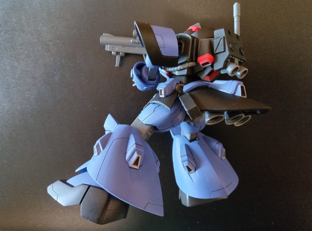 リアスカートの可動化で高速移動モードっぽく見せる事ができます。地上で高速ホバー