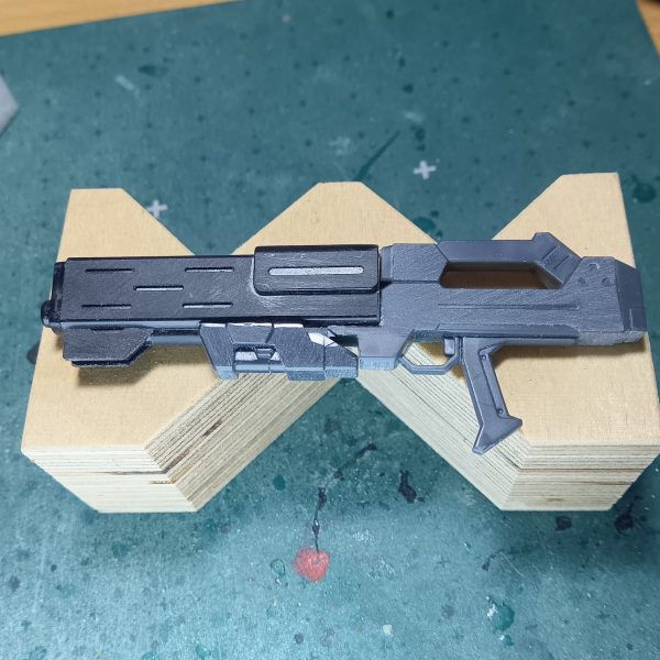 ①をベースにして………ジャンクパーツを使って②を作りましたもうちょっとなにかパーツを付けるかもしれません （1枚目）
