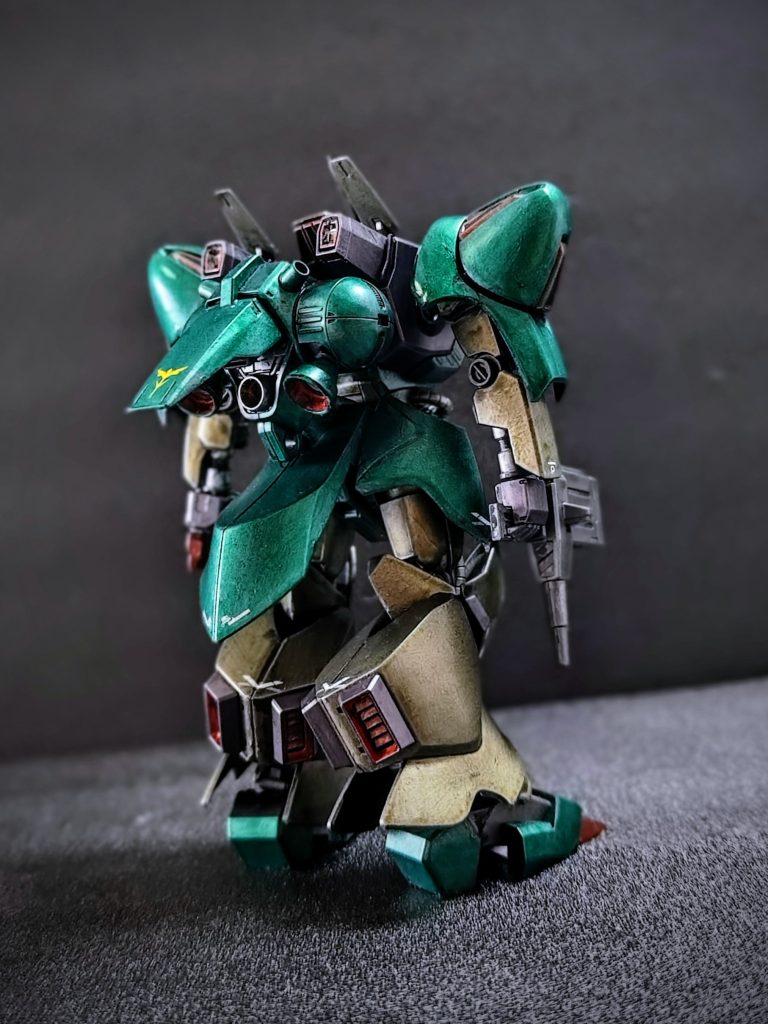 背面カット（別アングル）。