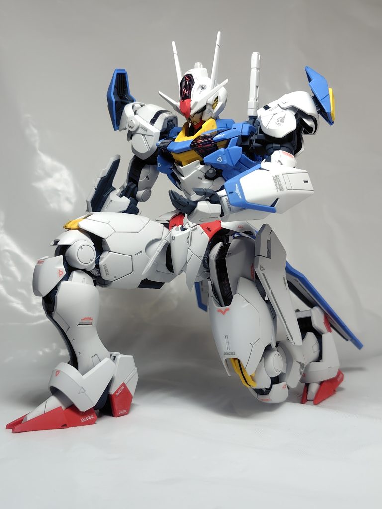 劇中再現その2。キレイに膝立ちできます。このためにあるような足に装甲連動可動がすごいです。