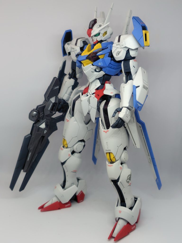 ビットオンフォーム。どちらの姿で飾るか、エアリアルのキットは迷いますね。HGはシールド形態にしたので今回はこちらで飾ってます(gundam-kao6)