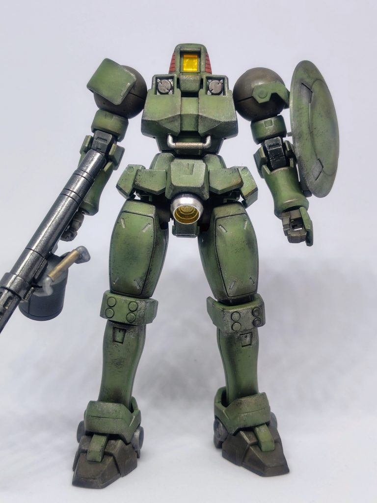 首が回らない以外に弱点のない良キットです。やられメカだけどヒイロもゼクスも搭乗するし敵味方地上宇宙問わず活躍する名機ですしね。