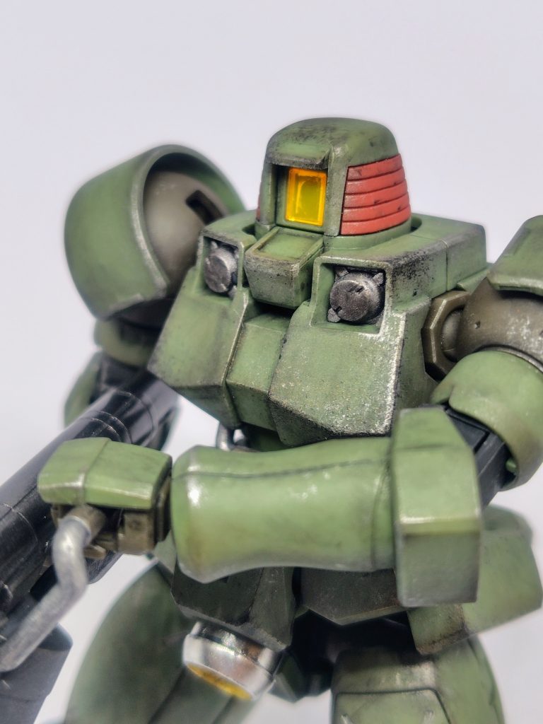 モノアイ？は裏にラピーテープを貼って反射するようにしています。