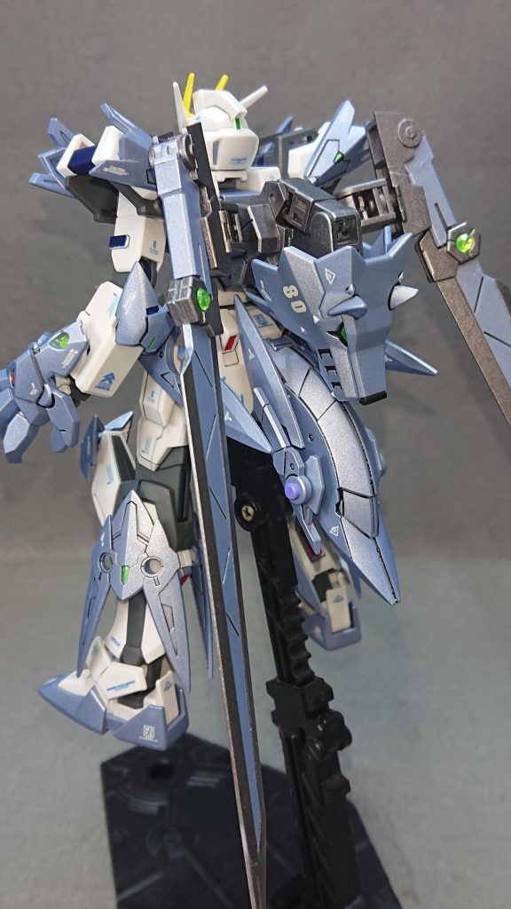 使用した塗料タミヤカラースプレー・ライトガンメタル・キャンディーライムグリーン・パールライトブルーガンダムカラースプレー・MSホワイト