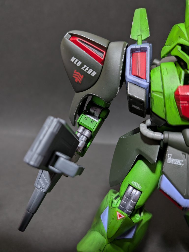 行きつけの個人模型店で購入したネオ・ジオンの水転写デカール