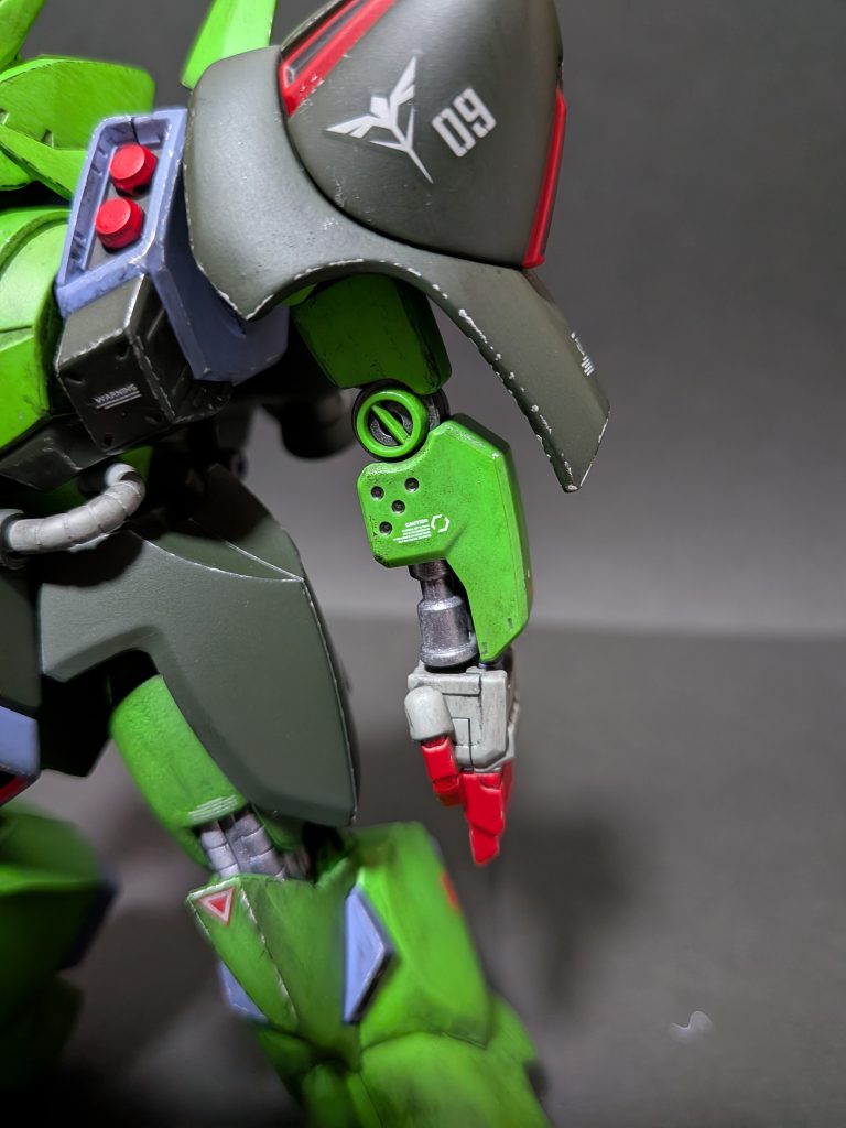 同じ画像ですがこちらにもネオ・ジオンのデカール