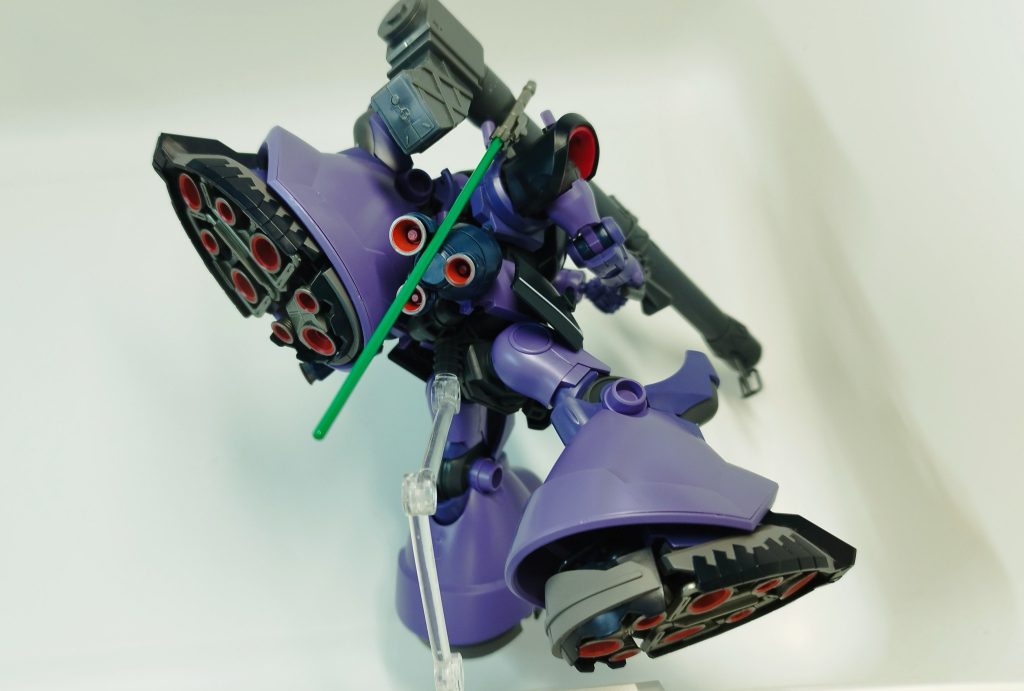 後ろはバーニアが目立つので、塗れれば塗りたいですね