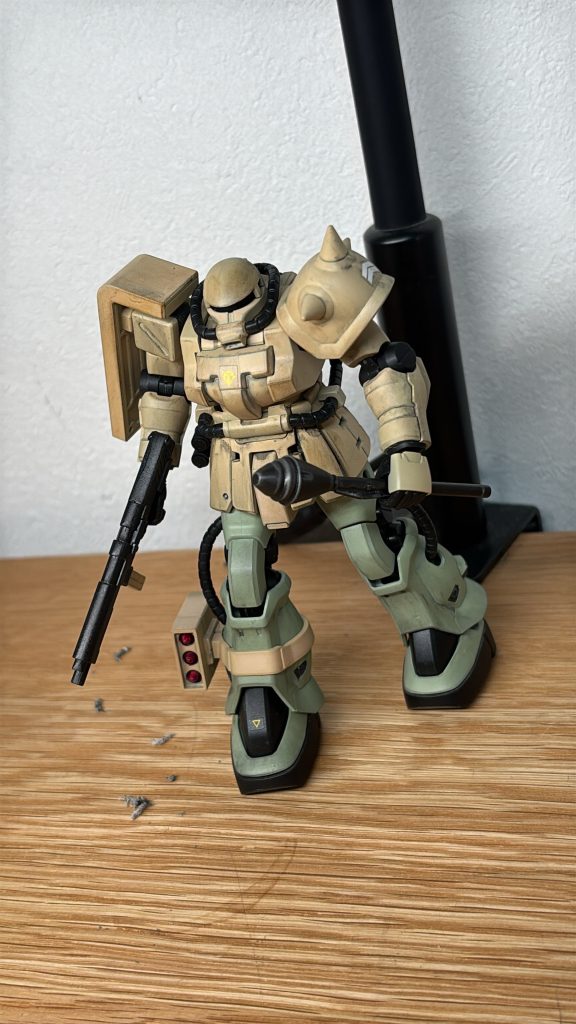 参考はMGのキンバライト基地仕様のザクⅡF2型です。