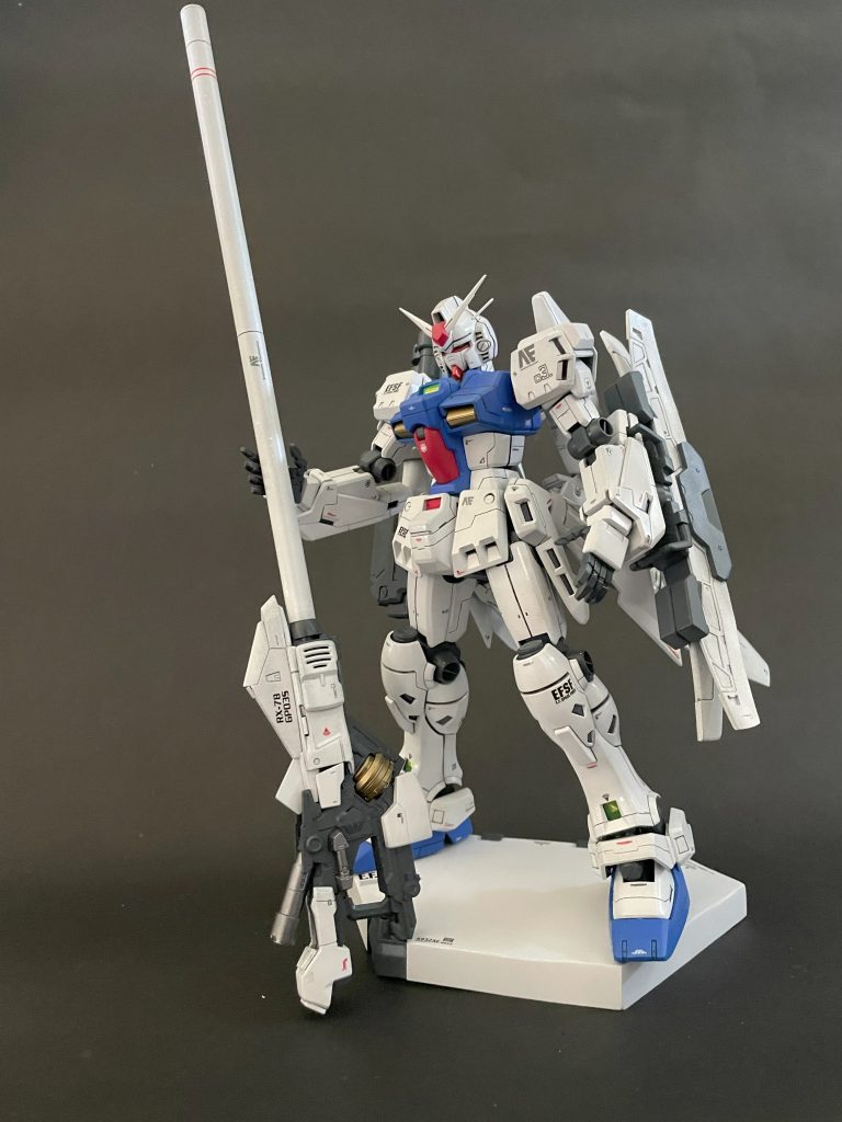 このキット…巷では色々と賛否のあるキットで、私もカッコいいGP03を目指してかなり四苦八苦しました。まー20年以上前のキットだしねー…