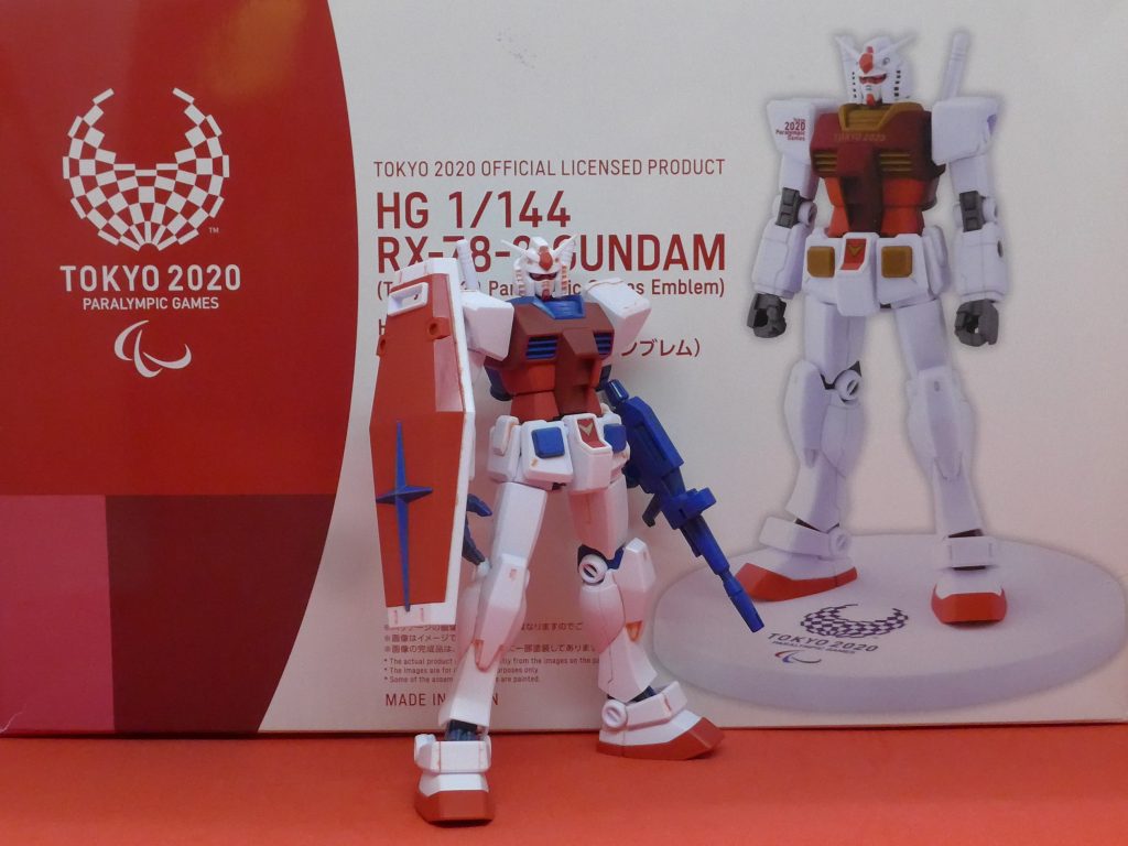 元のキットは東京2020パラリンピック仕様のガンダムです。東京はおろかパリも終わったのに積みプラ状態でしたので何とかしたいと思っていたところ、「関節等のグレーと濃い黄色の部分を青にしたらEXP●2025のイメージカラーでいけるのでは？」というところで、完成となりました。改造らしきこととしては、頭部アンテナをシャープに削り、前腰アーマーを左右分割したことぐらいでしょうか。